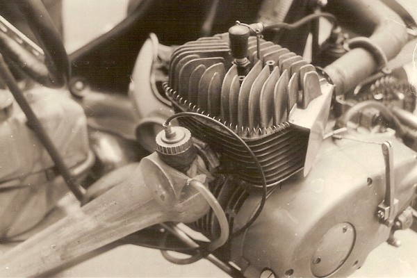 hist000235F3F481-3B60-9CF2-E47D-F32793159463.jpg